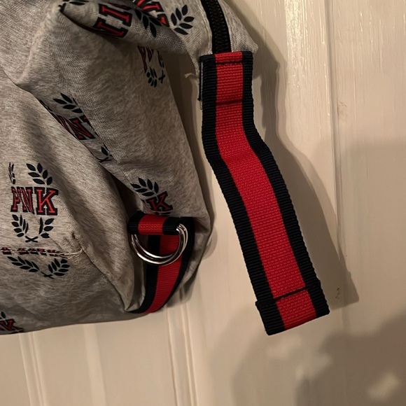 Pink by Victoria’s Secret duffel bag - Picture 4 of 9